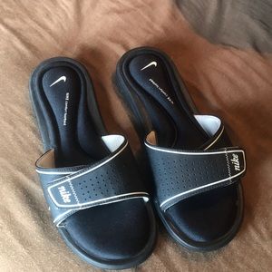 Nike comfort footbed sandals